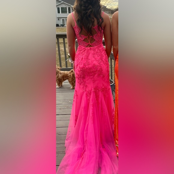 2Cute Prom dress. Size 6, altered to a size 2/4. - Picture 2 of 2